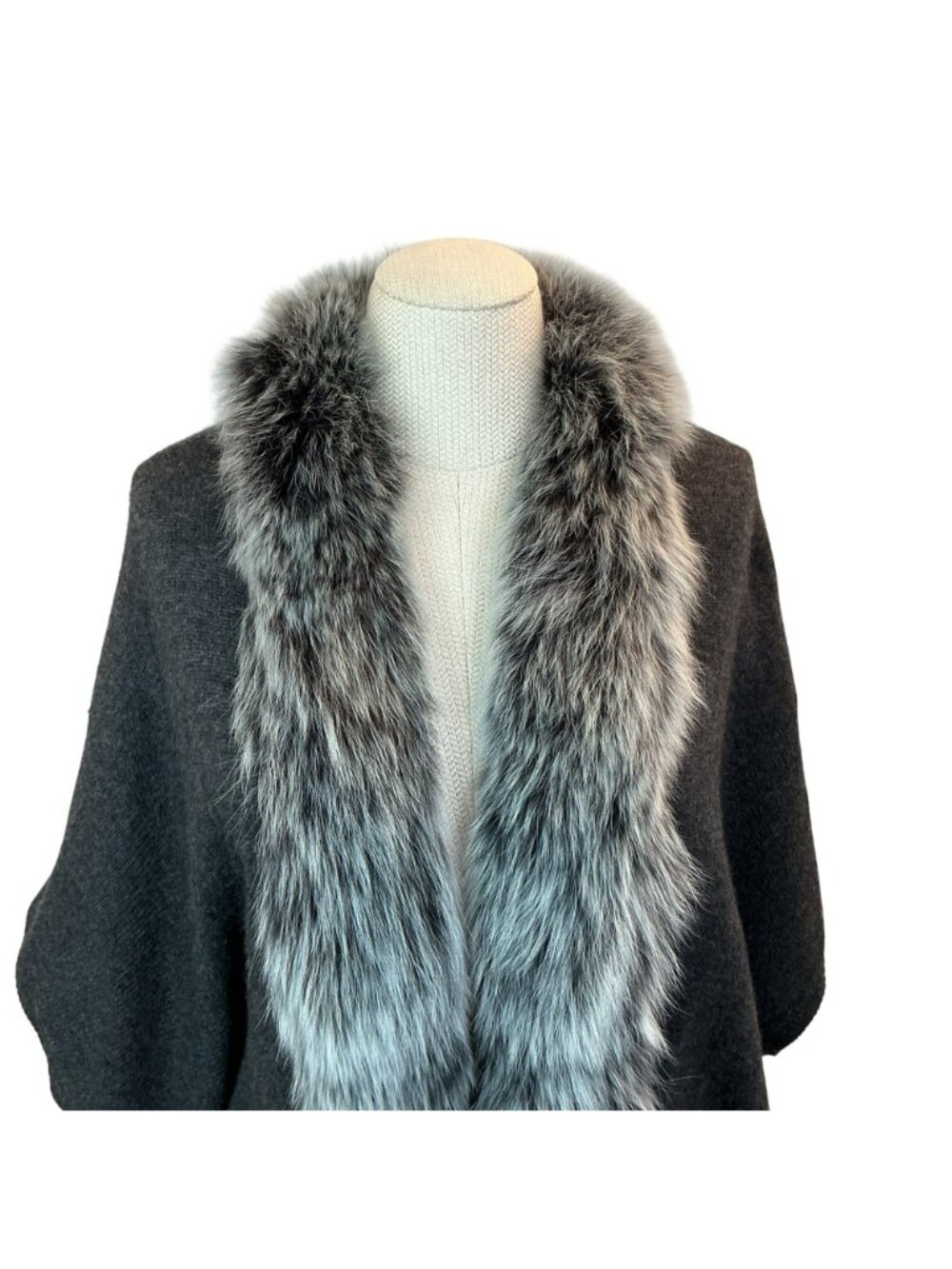 Magaschoni 100% Cashmere Cape With Fox Fur Trim Womens 2 Gray - Picture 5 of 13